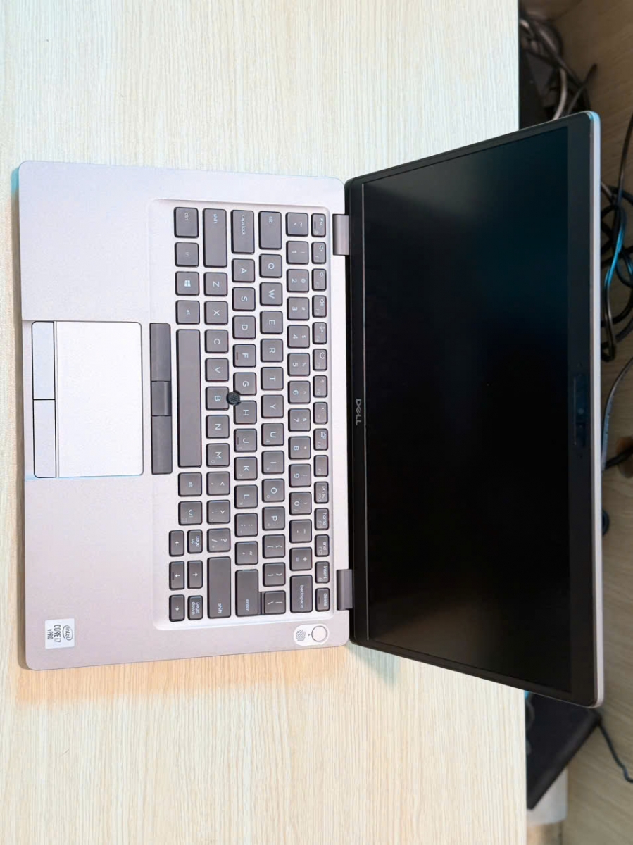 So sánh Intel Core i7-10850H với Core i7-1165G7